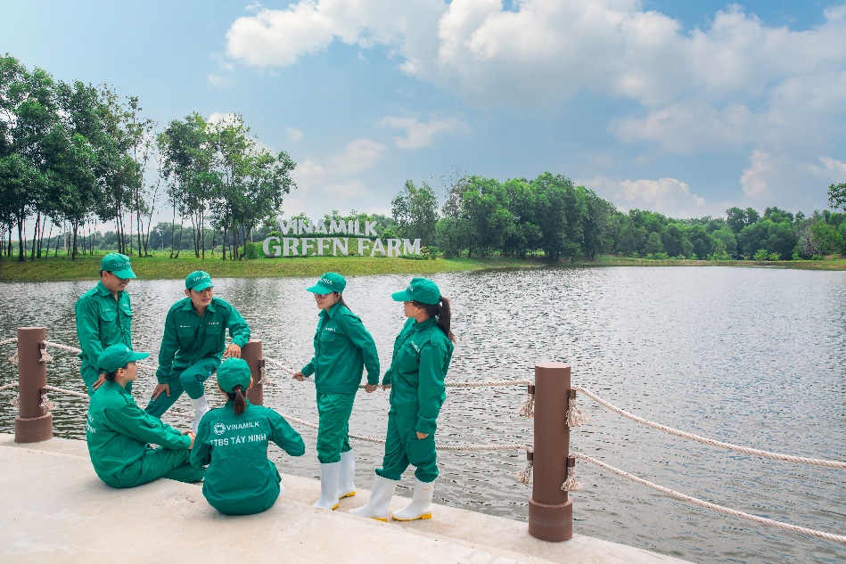 Vinamilk được b&igrave;nh chọn l&agrave; &ldquo;Nh&agrave; tuyển dụng được y&ecirc;u th&iacute;ch nhất năm 2022&rdquo; - Ảnh 3.