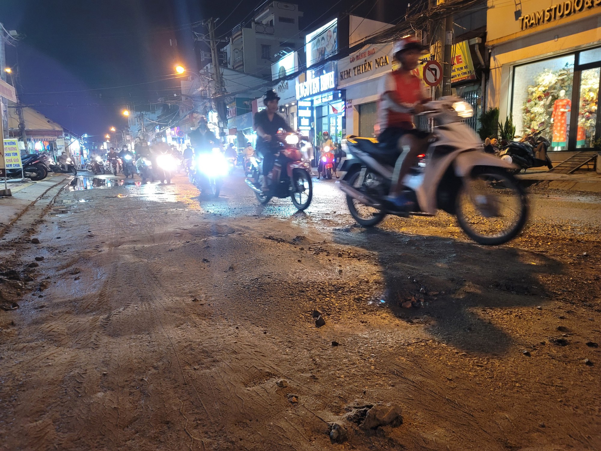 Sau trận mưa, nhiều người gửi tin nhắn "ngỡ ngàng" cho phóng viên