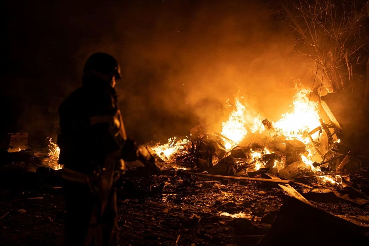 Ukraine tuy&ecirc;n bố bắn hạ loạt Kinzhal, Nga n&oacute;i ph&aacute; hủy Patriot - Ảnh 3.