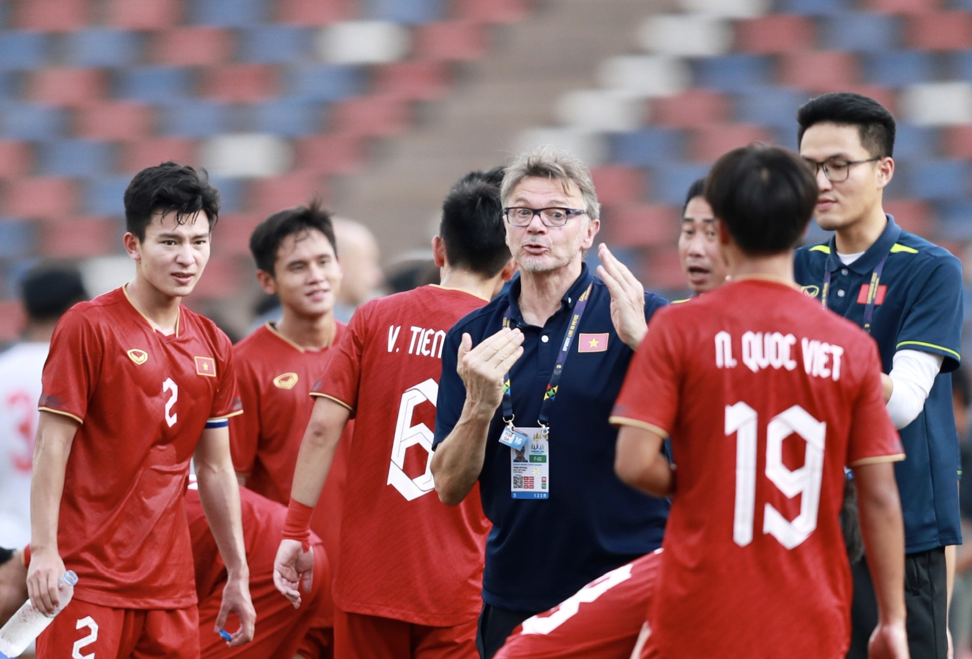 HLV Troussier: 2 b&agrave;n thắng của Văn Cường đại diện cho lối đ&aacute; của Việt Nam tương lai - Ảnh 3.