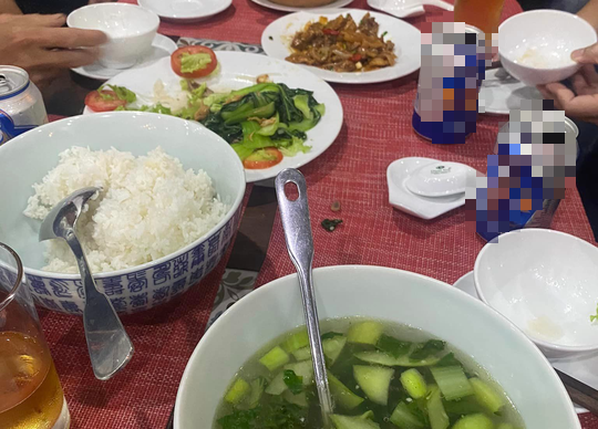 Một khu du lịch ở Hội An bị tố "suất ăn 200.000 đồng chỉ có tô canh với vài miếng thịt"