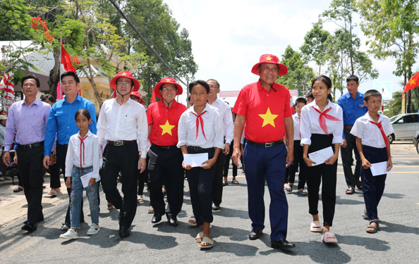 Món quà ý nghĩa mừng sinh nhật Bác