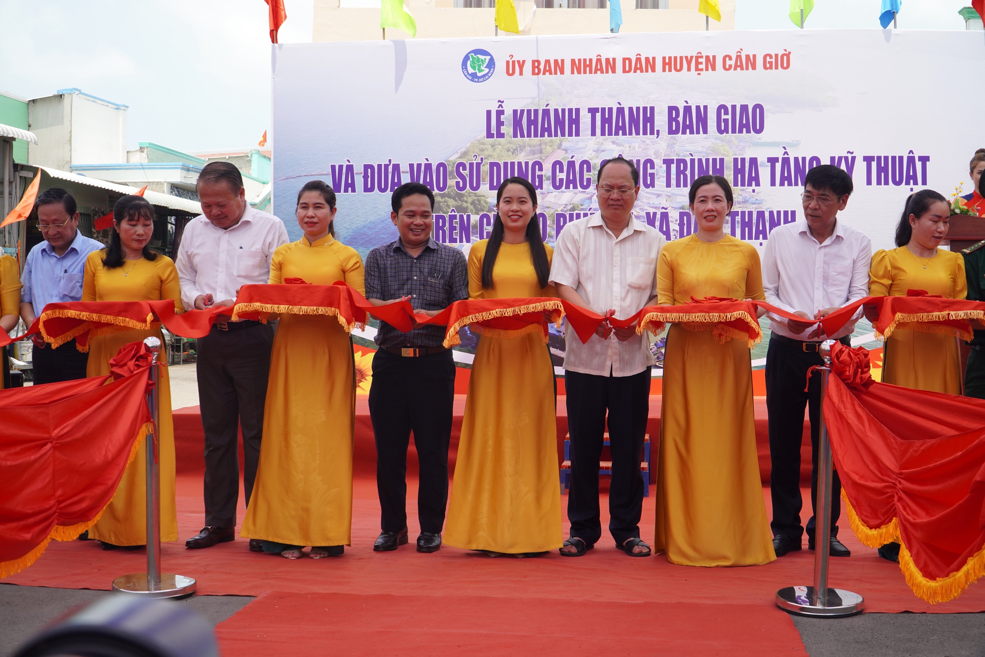 TP HCM: Ngầm hóa lưới điện, cáp viễn thông trên xã đảo Thạnh An - Ảnh 8.