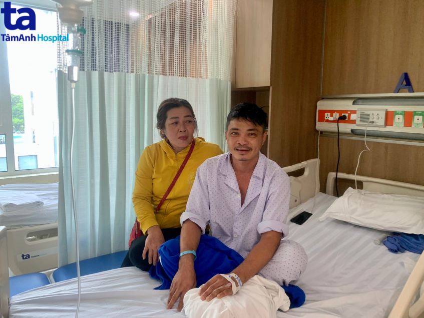 Mổ khẩn ca bệnh 3 năm bỏ quên ống nhựa y tế trong nội tạng