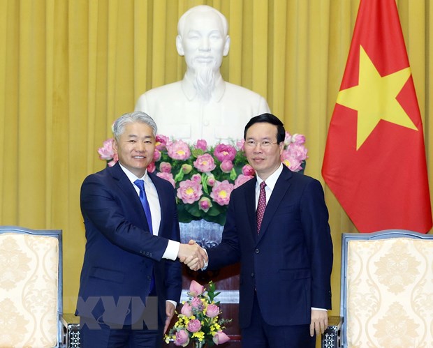 Tổng thống Ukhnaagiin Khurelsukh mời Chủ tịch nước Võ Văn Thưởng thăm Mông Cổ - Ảnh 1.