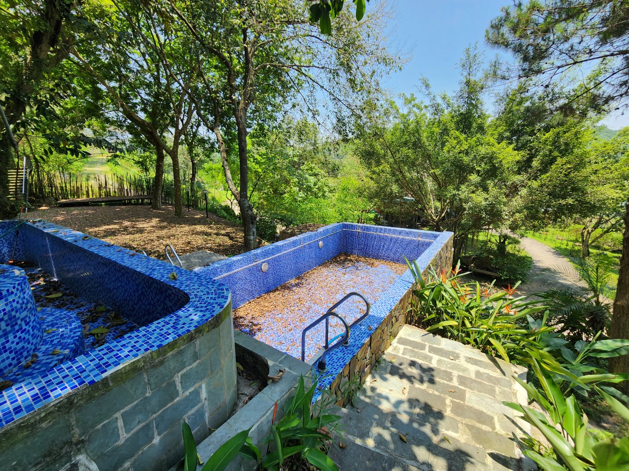 Mới chỉ 2/6 biệt thự trên quả đồi rất đẹp bị phá dỡ dù cả dàn lãnh đạo huyện đã bị kỷ luật - Ảnh 13.