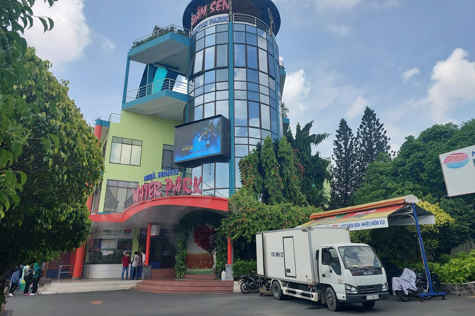 Bắt 3 người khiến khách trong đám cưới ở quận 11 kinh hãi - Ảnh 3.