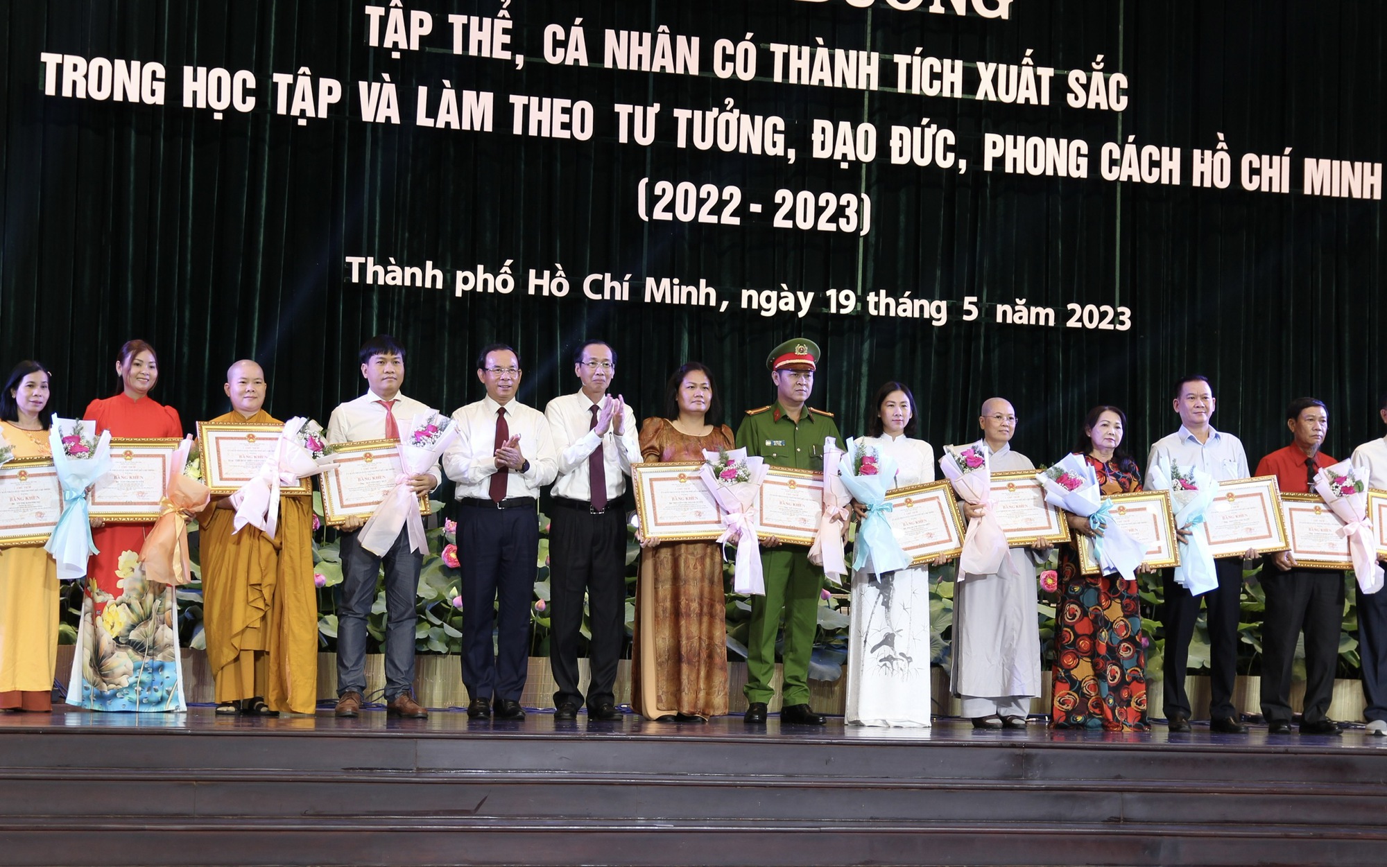 Học tập Chủ tịch Hồ Ch&iacute; Minh ng&agrave;y c&agrave;ng trở th&agrave;nh n&eacute;t đẹp truyền thống văn h&oacute;a - Ảnh 3.