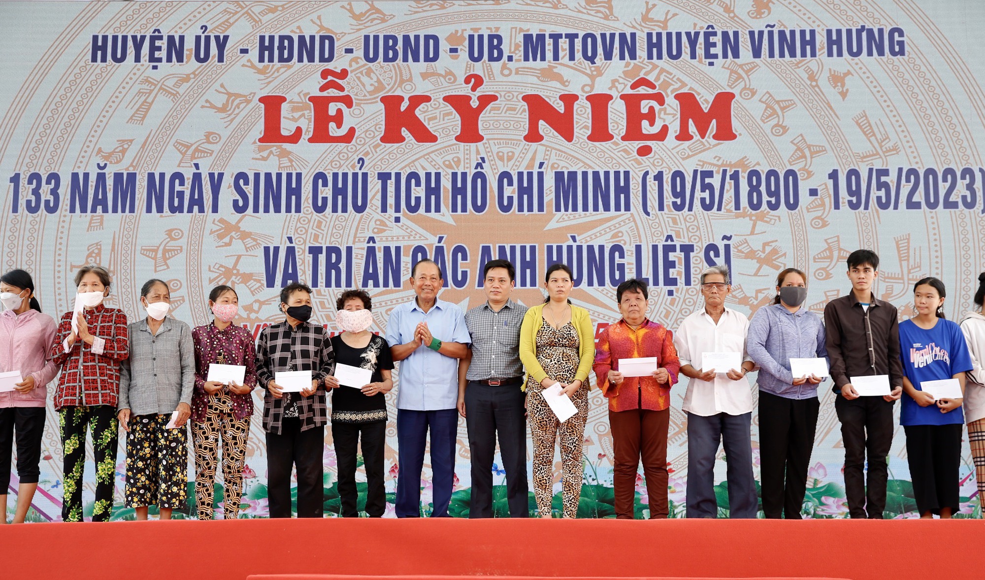 Cứ đến ngày 19-5 thì mọi người tề tựu về đây... - Ảnh 11.