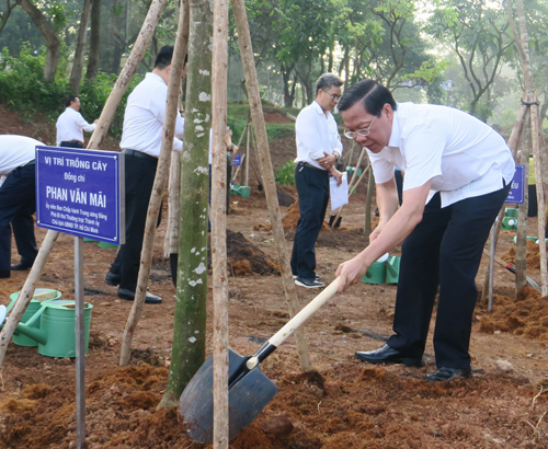 TP HCM phát động "Tết trồng cây đời đời nhớ ơn Bác Hồ"