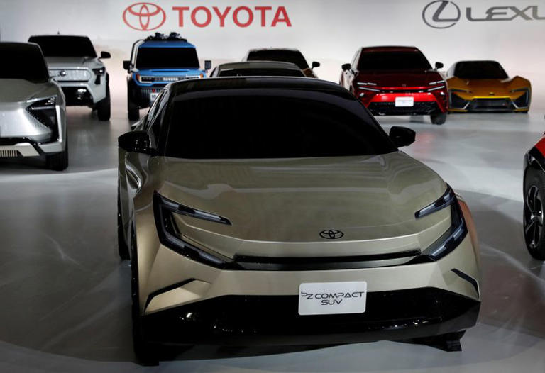 Nhìn lại thị trường xe điện từ cú "sẩy chân" của Toyota