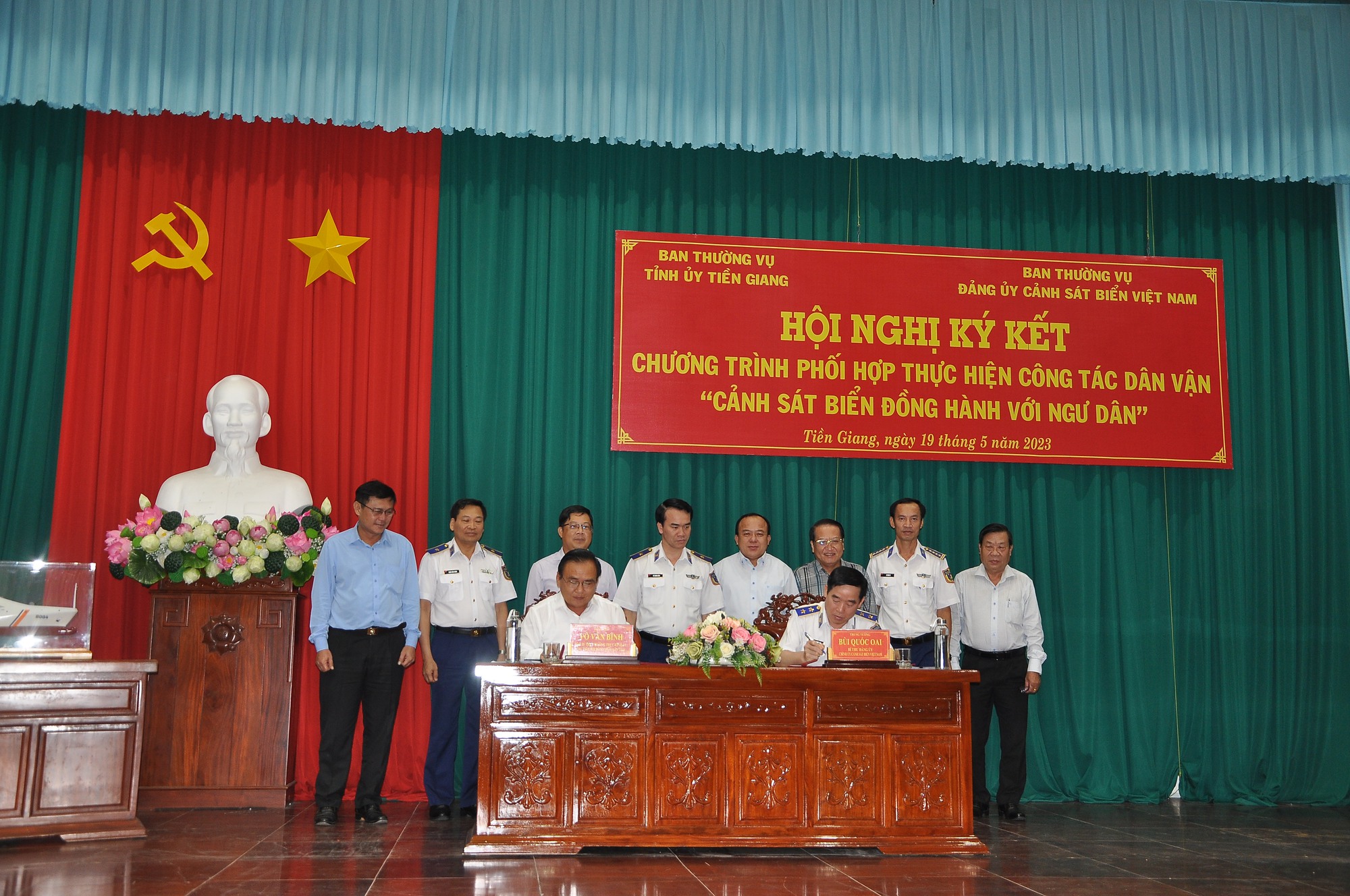 Nhiều chương tr&igrave;nh phối hợp giữa Cảnh s&aacute;t biển Việt Nam với tỉnh Tiền Giang - Ảnh 1.