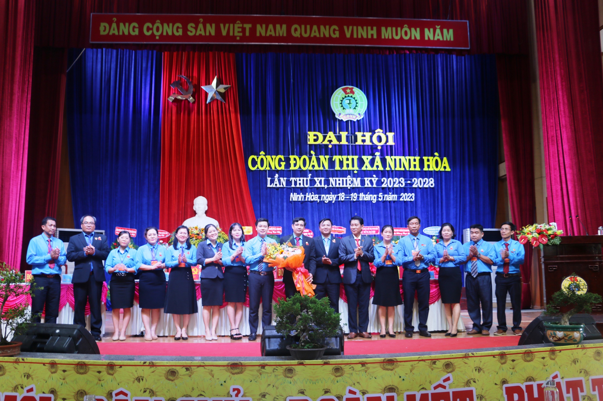 &Ocirc;ng Nguyễn Hữu Nam t&aacute;i đắc cử Chủ tịch LĐLĐ thị x&atilde; Ninh H&ograve;a - Ảnh 4.