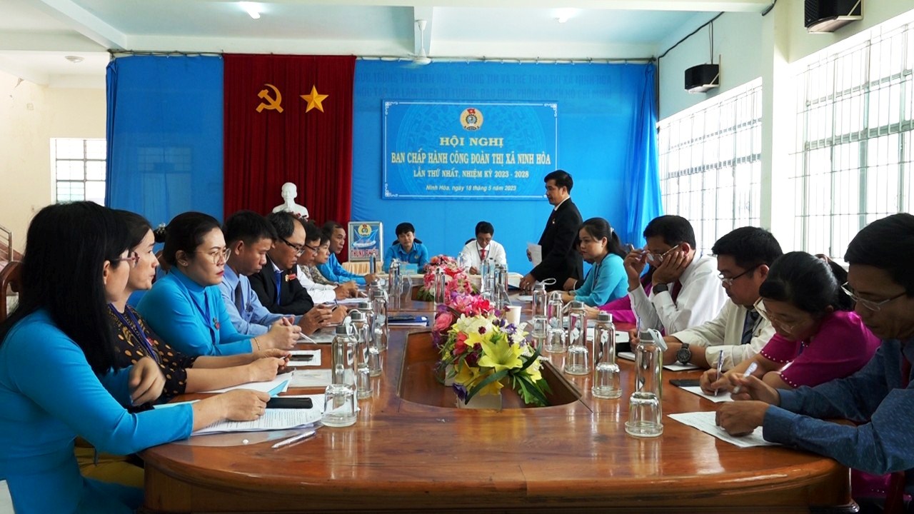 &Ocirc;ng Nguyễn Hữu Nam t&aacute;i đắc cử Chủ tịch LĐLĐ thị x&atilde; Ninh H&ograve;a - Ảnh 5.
