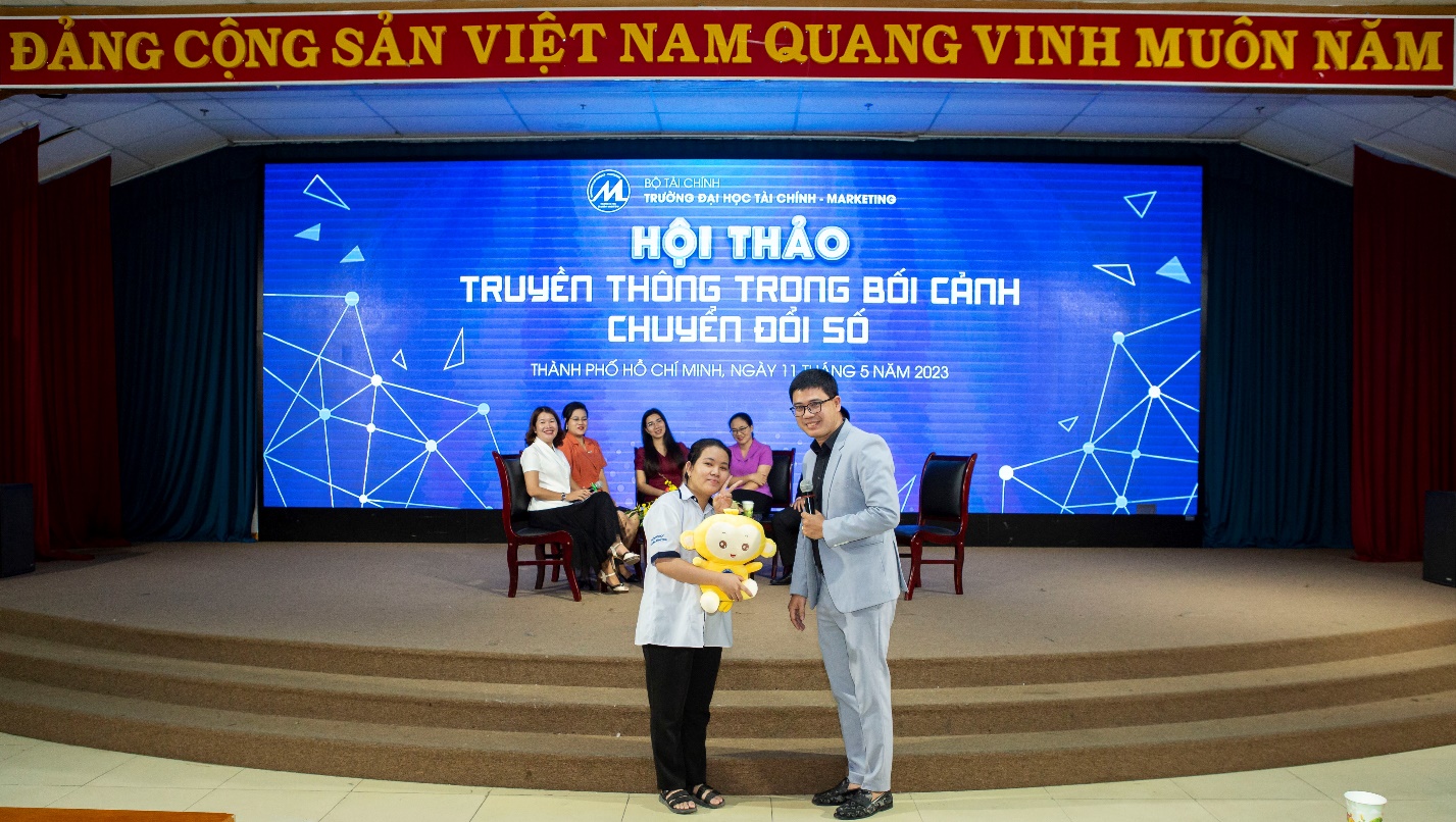1.000 sinh viên Đại học UFM giao lưu, chia sẻ kinh nghiệm truyền thông trong bối cảnh chuyển đổi số. - Ảnh 3.