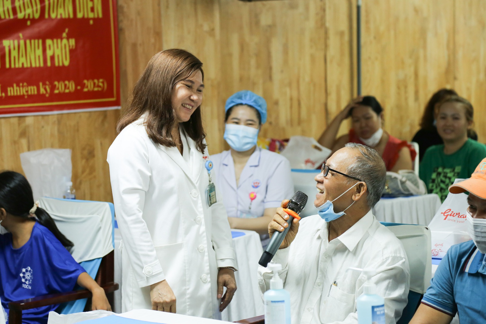 Nơi đồng bệnh tương l&acirc;n giữa bệnh viện - Ảnh 1.