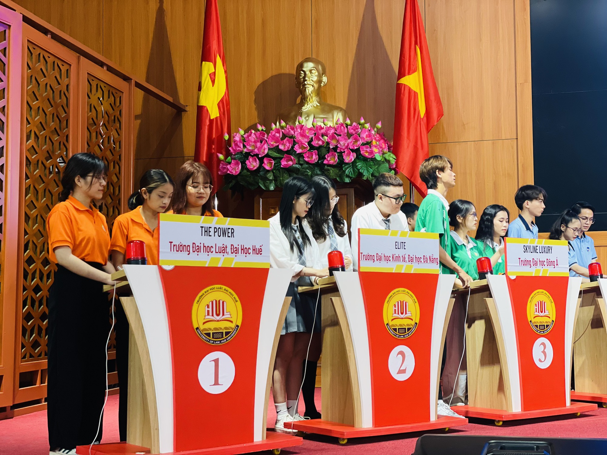 Sinh viên 7 trường đại học miền Trung - Tây Nguyên tranh tài