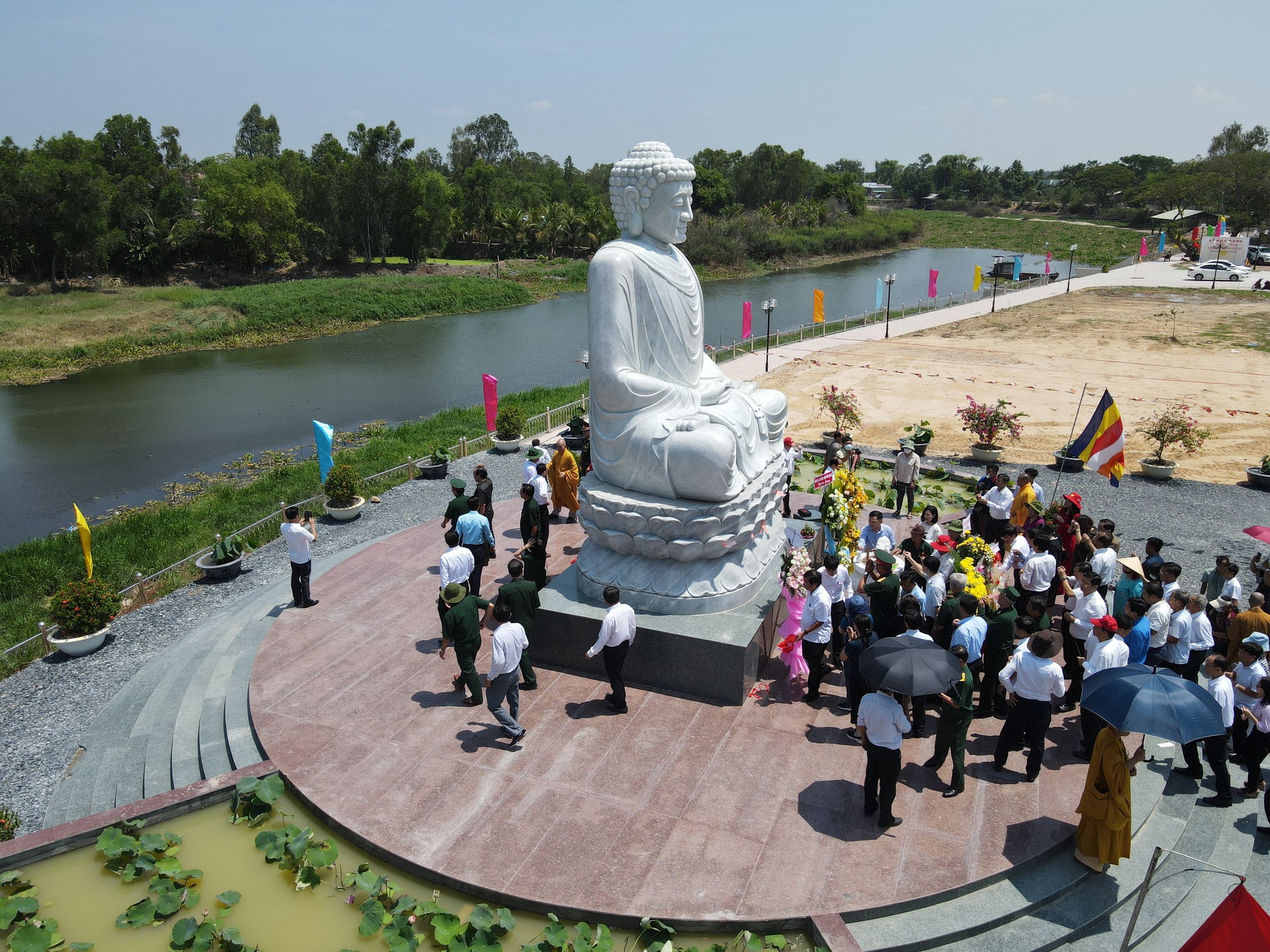 Sinh nhật Bác, về với Long Khốt anh hùng - Ảnh 1.