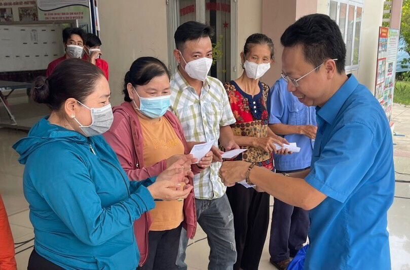 Chăm lo vật chất, tinh thần cho đoàn viên - lao động