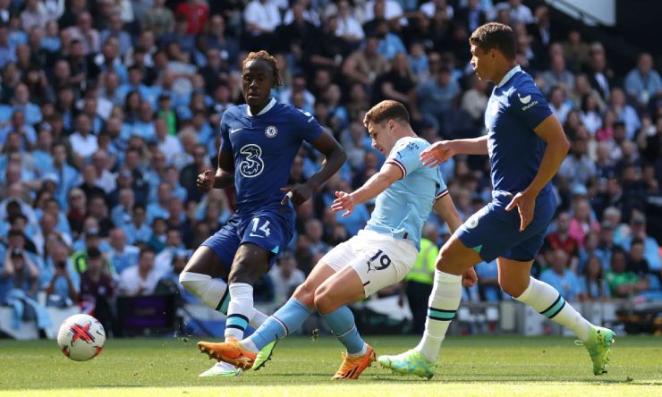 Ch&ugrave;m ảnh ng&agrave;y l&ecirc;n ng&ocirc;i v&ocirc; địch Ngoại hạng Anh của Man City - Ảnh 4.