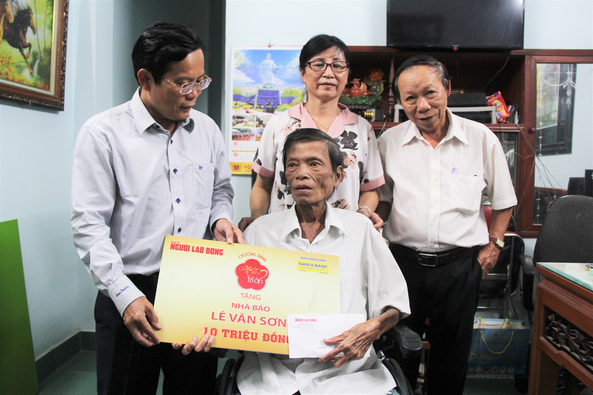&ldquo;Mai v&agrave;ng tri &acirc;n&rdquo; thăm nguy&ecirc;n l&atilde;nh đạo Hội Văn học nghệ thuật Quảng Ng&atilde;i c&aacute;c thời kỳ - Ảnh 3.