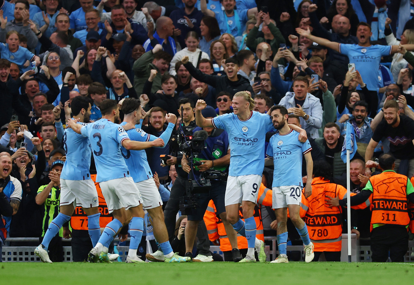 Man City: Hành trình ba năm vô địch Premier League - Ảnh 3.