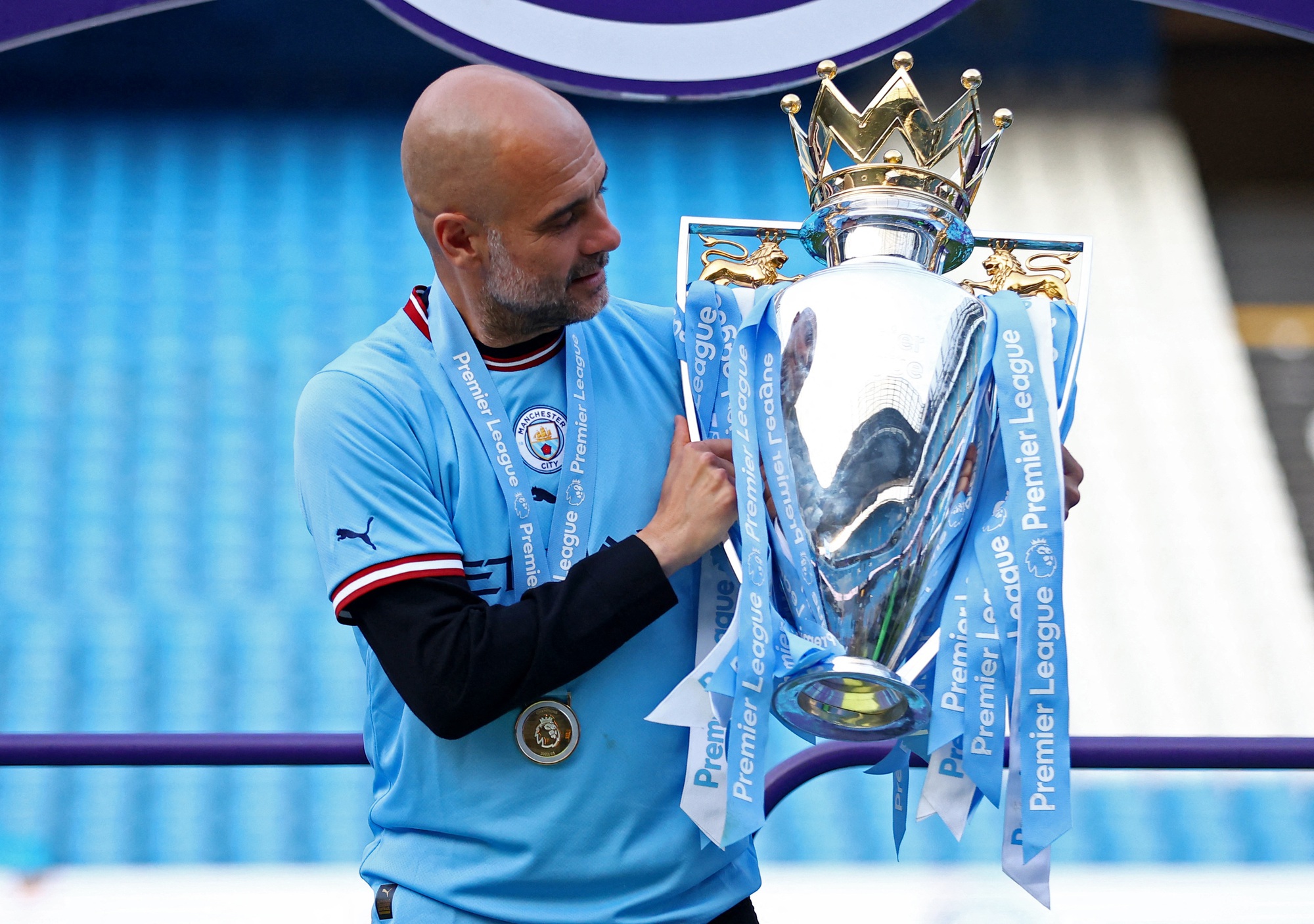 Pep Guardiola: Người l&agrave;m thay đổi b&oacute;ng đ&aacute; Anh  - Ảnh 2.