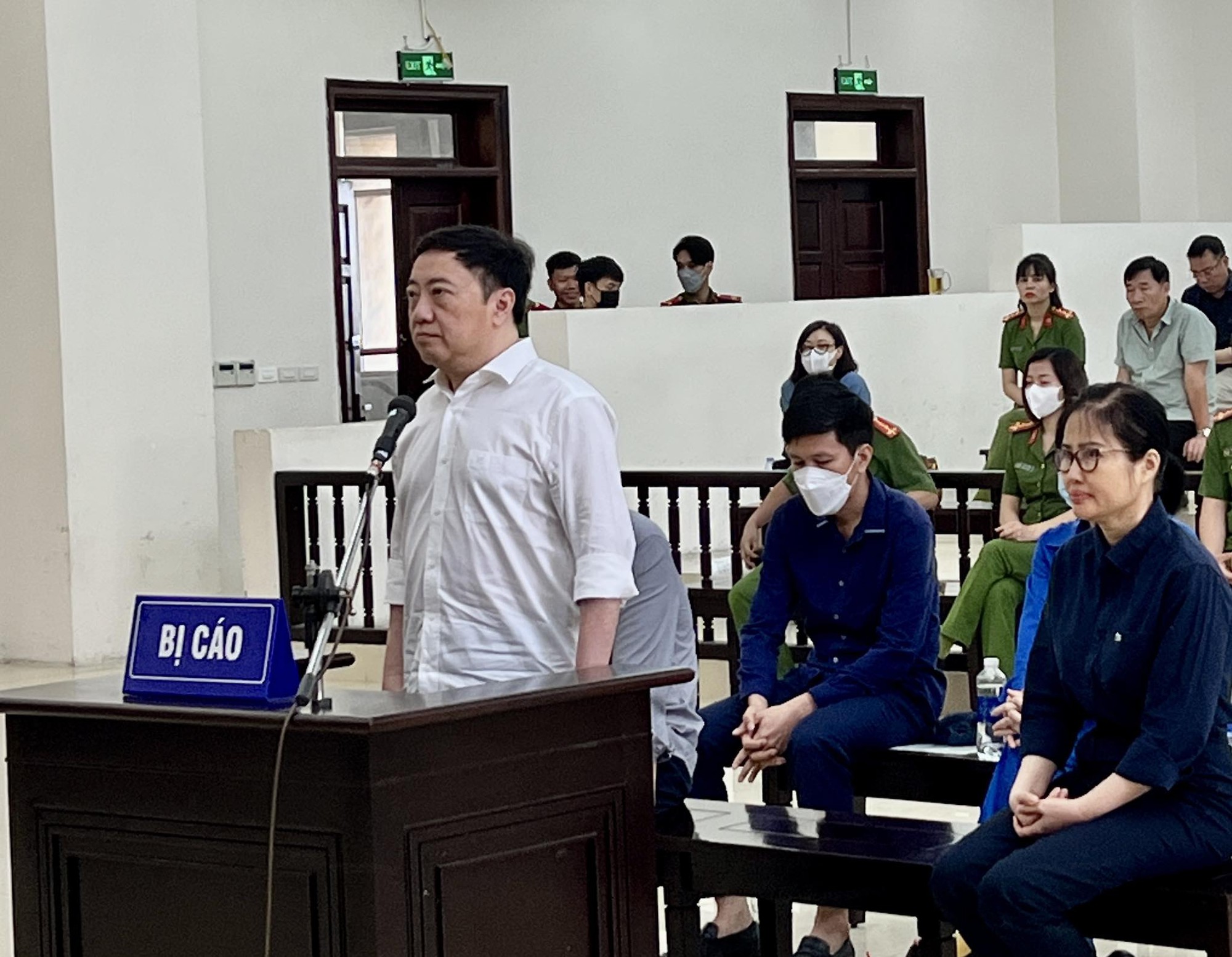 Cựu gi&aacute;m đốc Sở Y tế Đồng Nai n&oacute;i nhận gần 15 tỉ đồng l&agrave; tiền cảm ơn - Ảnh 1.