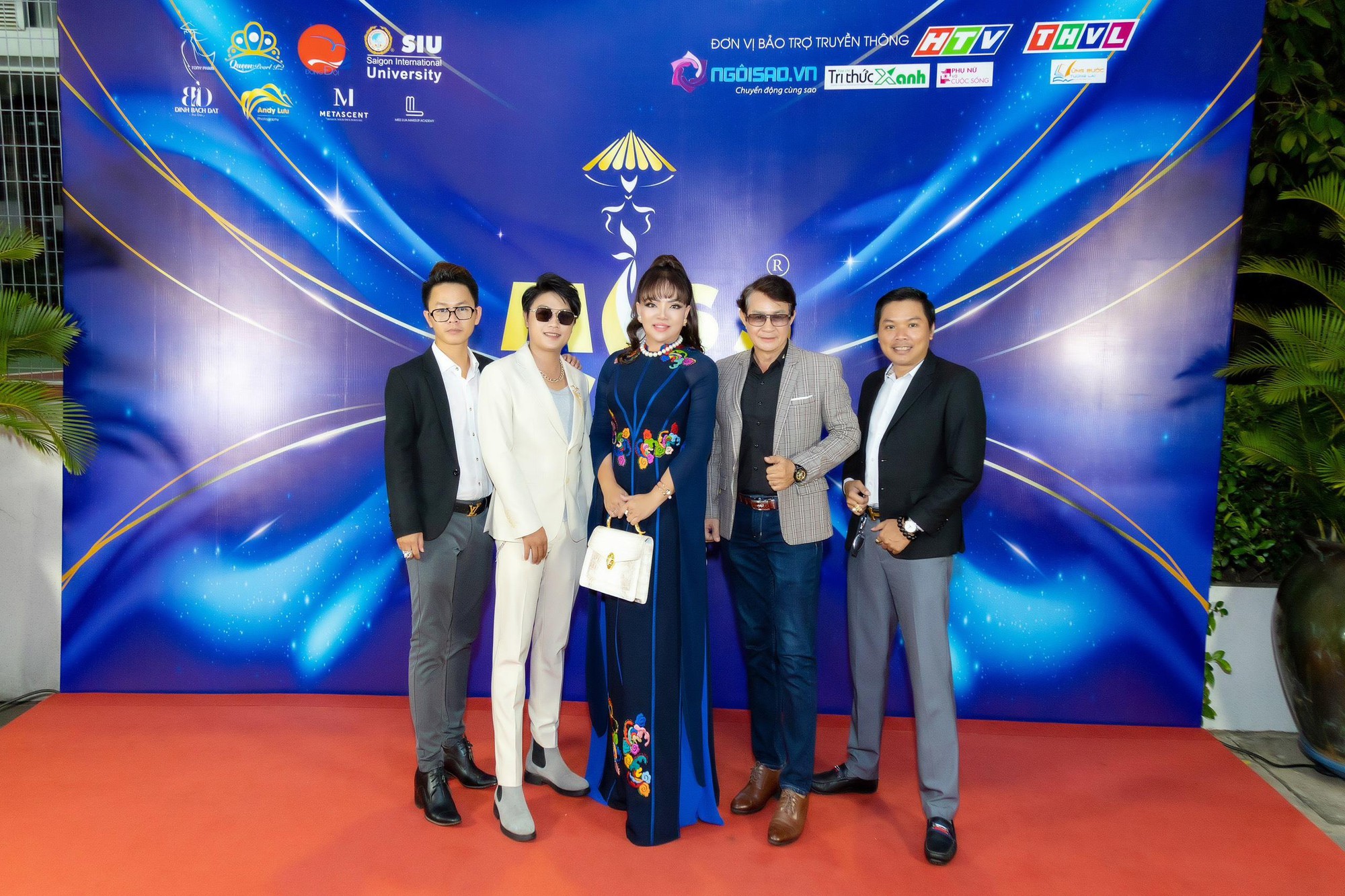 B&agrave; Hồ Thị Thanh Hương trao &ldquo;vi&ecirc;n ngọc biển cả&rdquo; đến Miss SIU - Ảnh 3.