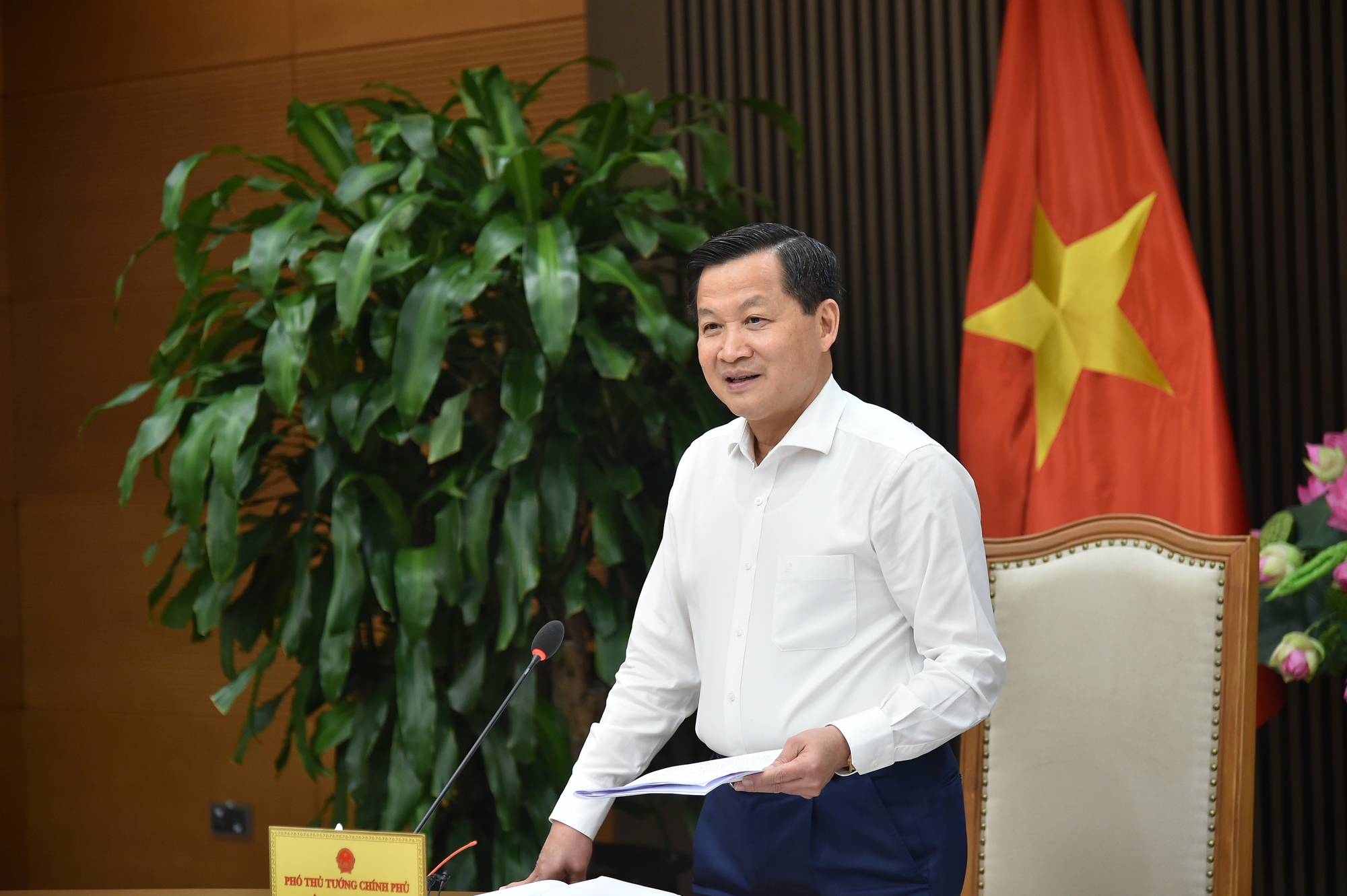 Ph&oacute; Thủ tướng đề nghị thiết lập mặt bằng l&atilde;i suất hợp l&yacute; hỗ trợ doanh nghiệp - Ảnh 3.
