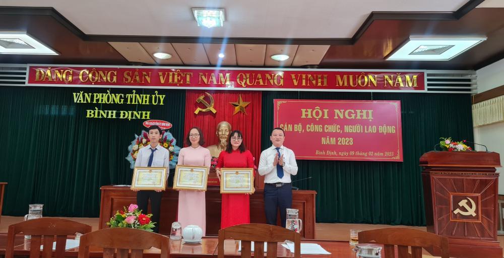 Bình Định dừng thực hiện mô hình Văn phòng Tỉnh ủy phục vụ chung