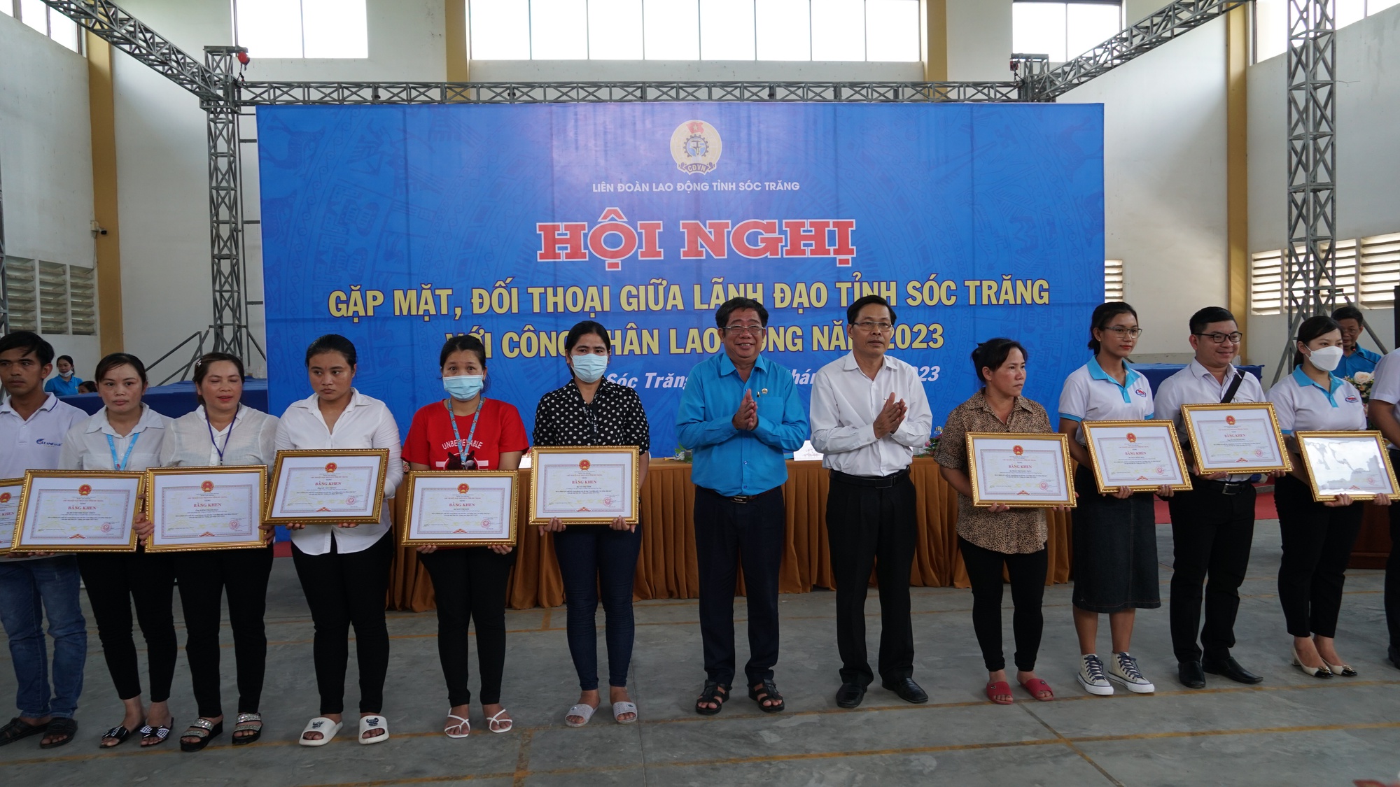 Lãnh đạo tỉnh Sóc Trăng yêu cầu giải quyết kiến nghị chính đáng của công nhân - Ảnh 6.