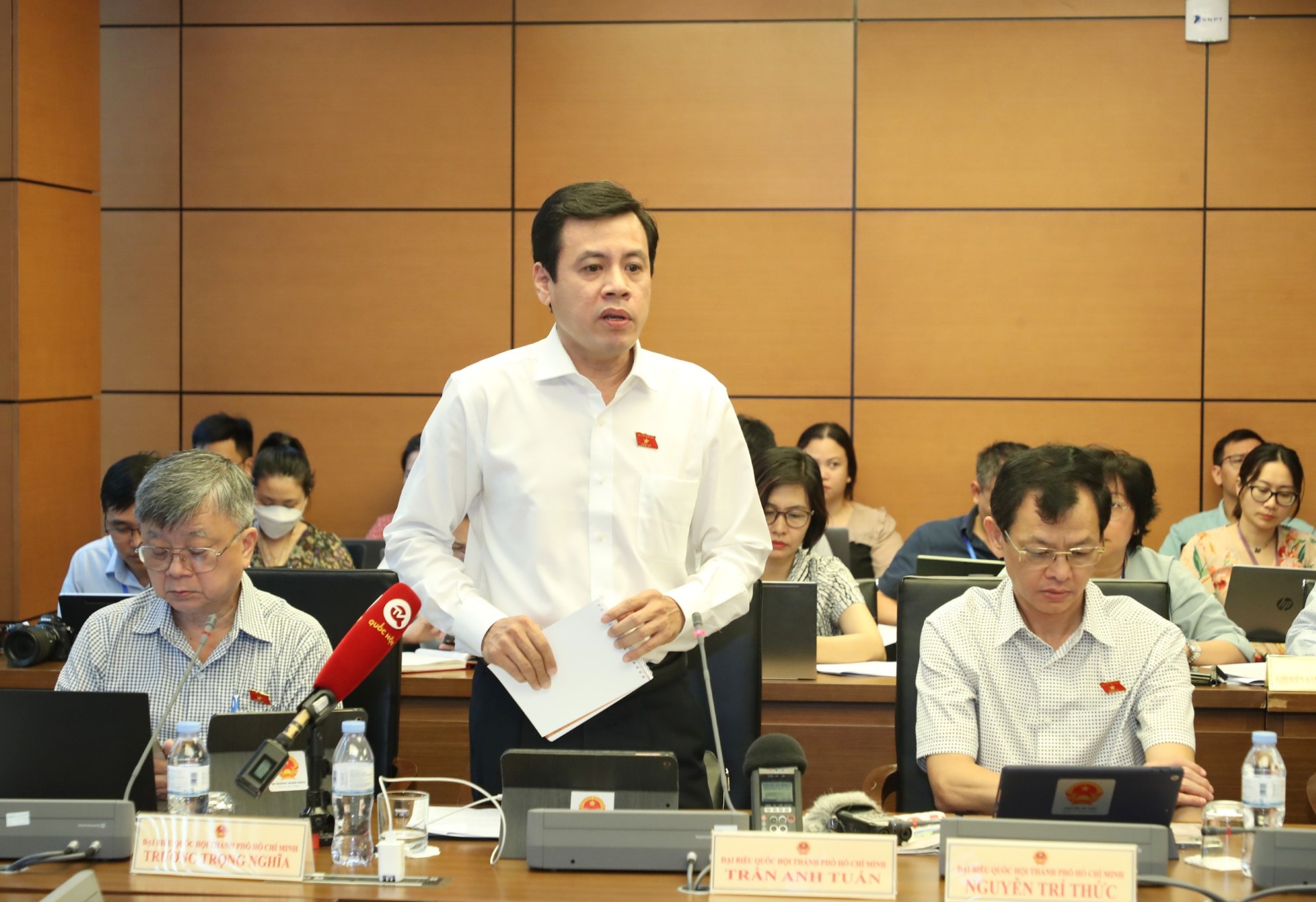 Th&aacute;o điểm nghẽn, gỡ kh&oacute; cho nền kinh tế - Ảnh 1.