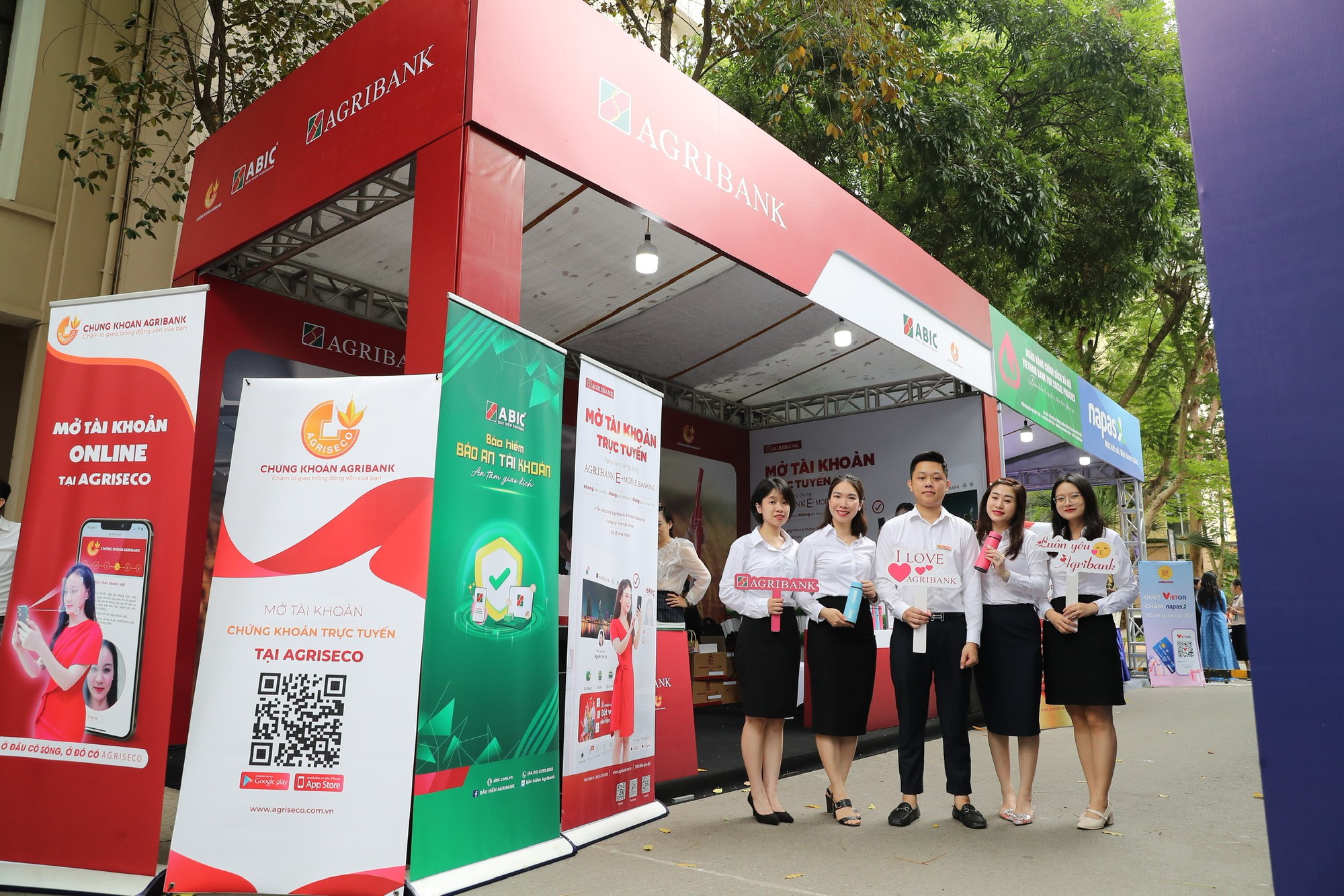 Agribank đồng hành cùng "Nhà ngân hàng tương lai" năm 2023