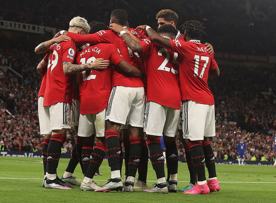 Đè bẹp Chelsea 4-1, Man United đua thành công Top 3 Ngoại hạng