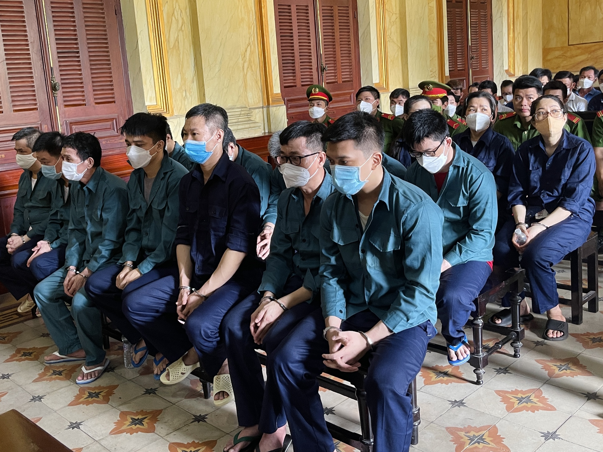 X&eacute;t xử cựu c&ocirc;ng an chống bu&ocirc;n lậu cầm đầu đường d&acirc;y bu&ocirc;n lậu - Ảnh 1.