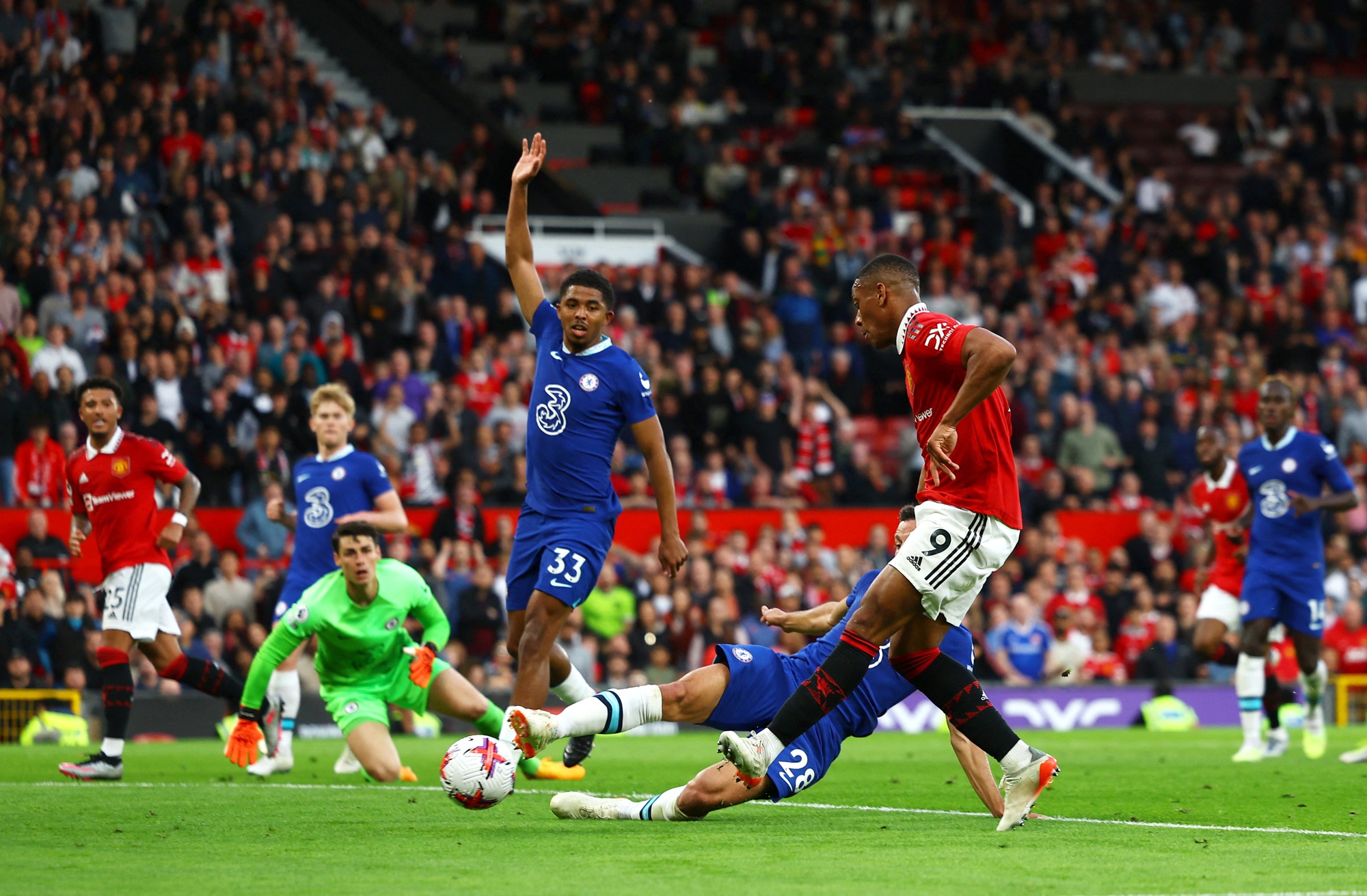 Đ&egrave; bẹp Chelsea 4-1, Man United đua th&agrave;nh c&ocirc;ng Top 3 Ngoại hạng - Ảnh 3.