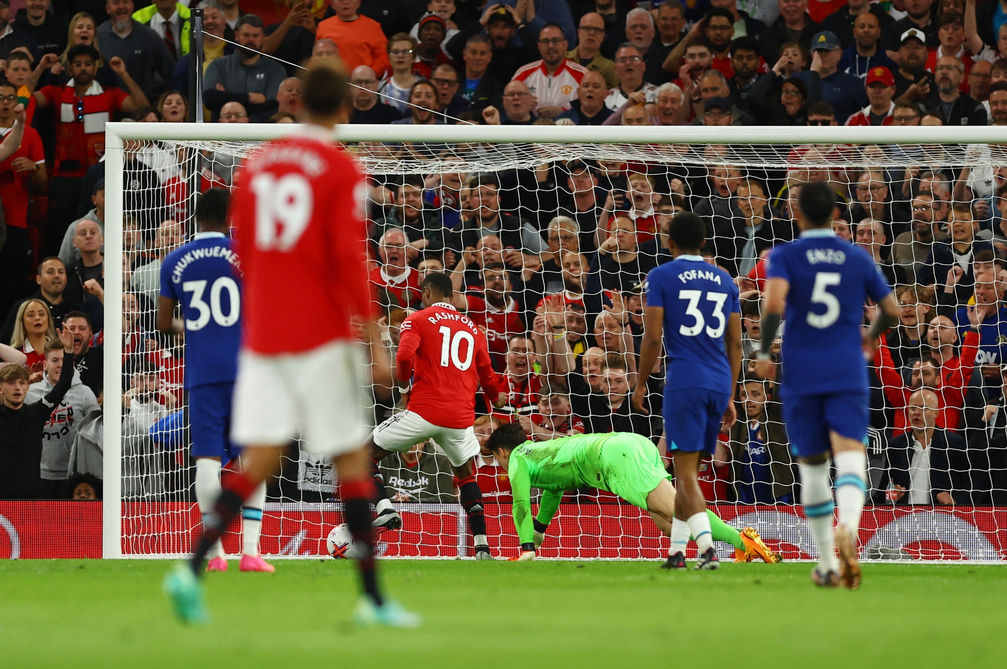 Đ&egrave; bẹp Chelsea 4-1, Man United đua th&agrave;nh c&ocirc;ng Top 3 Ngoại hạng - Ảnh 6.