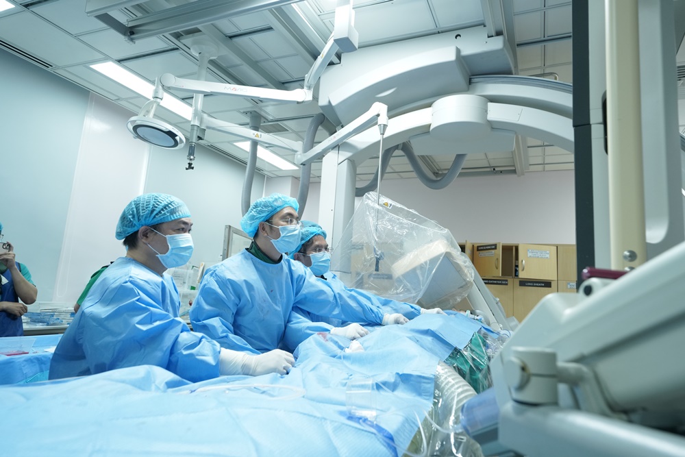 Triển khai kỹ thuật y khoa mới: Thay van động mạch phổi qua da