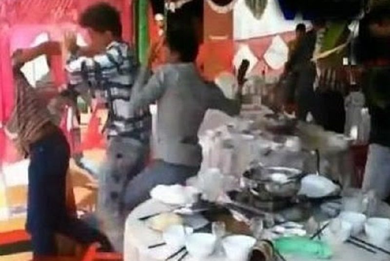 Hai nhóm thanh niên nhà trai và nhà gái lao vào hỗn chiến tại nhà cô dâu