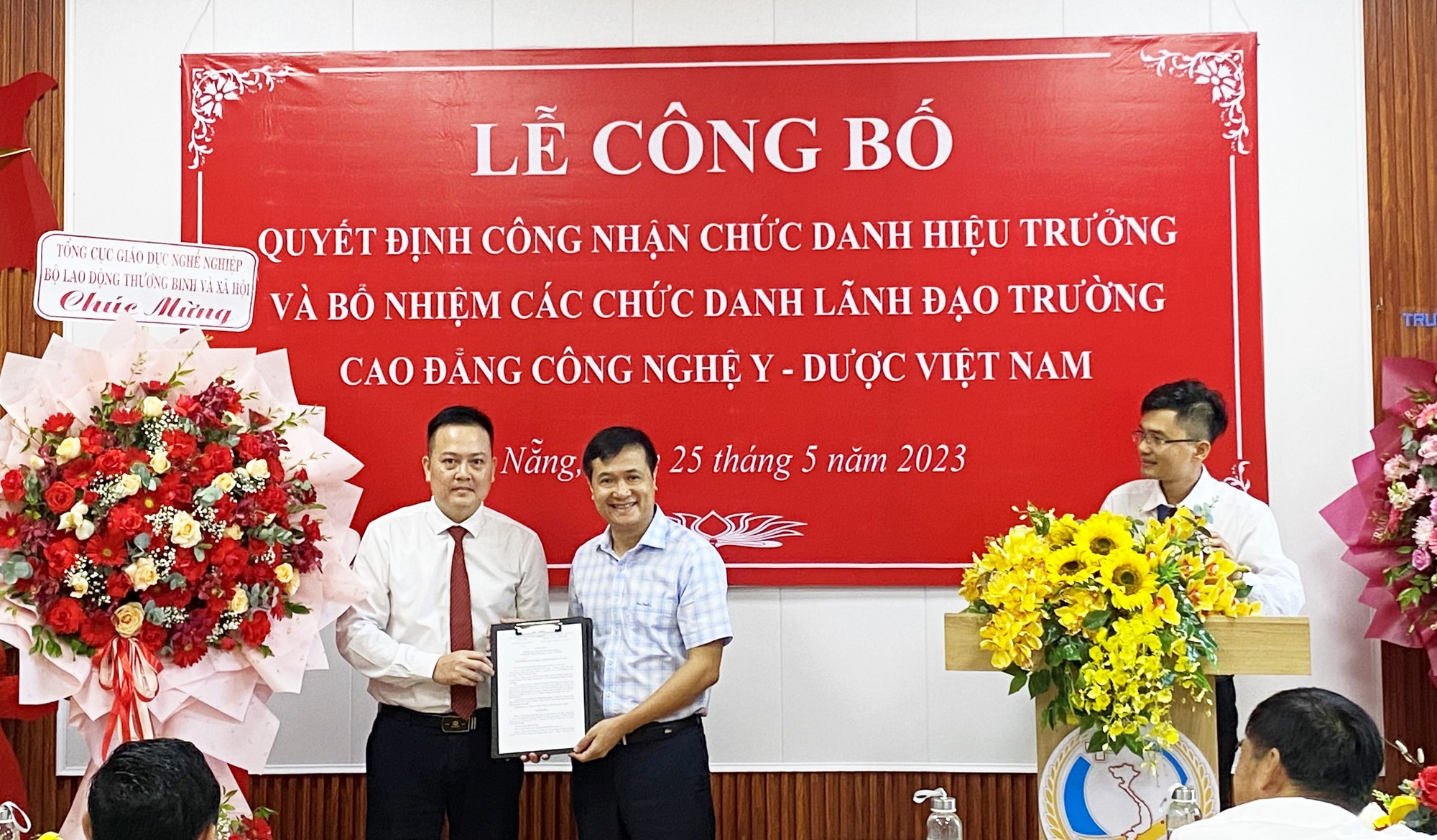 Bổ nhiệm t&acirc;n hiệu trưởng Trường CĐ C&ocirc;ng nghệ Y - Dược Việt Nam - Ảnh 1.