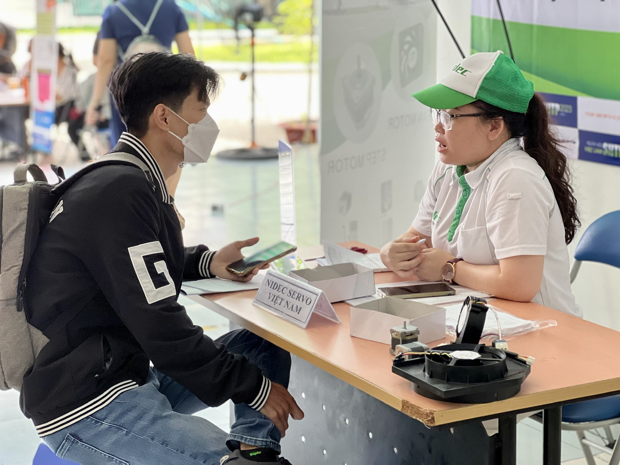 Hơn 1.000 việc làm cho sinh viên, người lao động