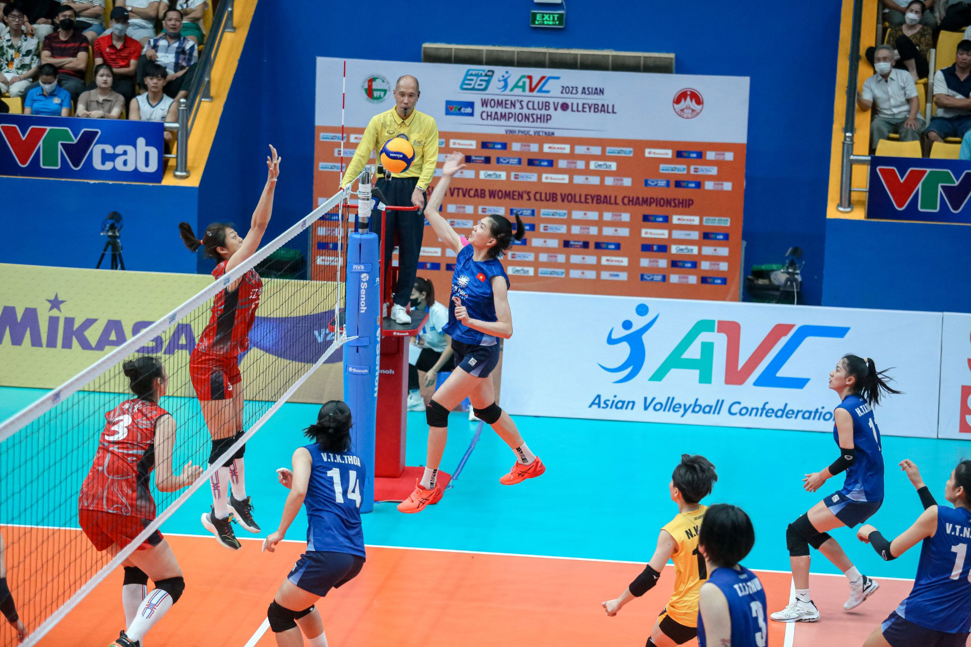 Bóng chuyền nữ Việt Nam tham dự AVC Challenger Cup