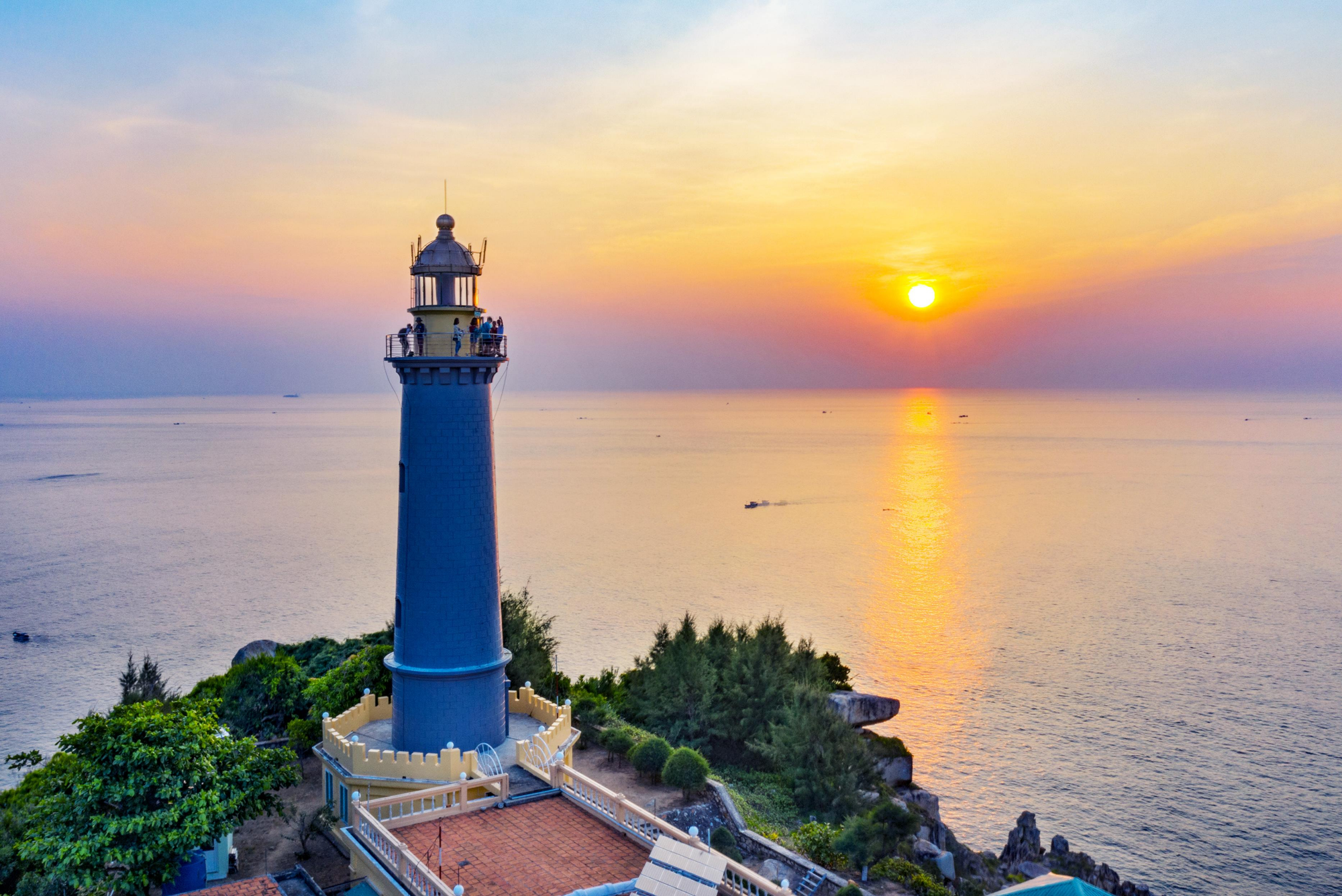 Ngắm trọn Nha Trang - Thi&ecirc;n đường du lịch gi&agrave;u &ldquo;vitamin sea&rdquo; - Ảnh 2.