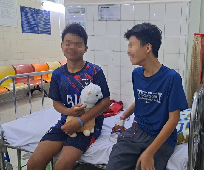 Vụ ngộ độc botulinum: Bất ngờ với kết quả xét nghiệm 15 mẫu bánh mì, chả lụa