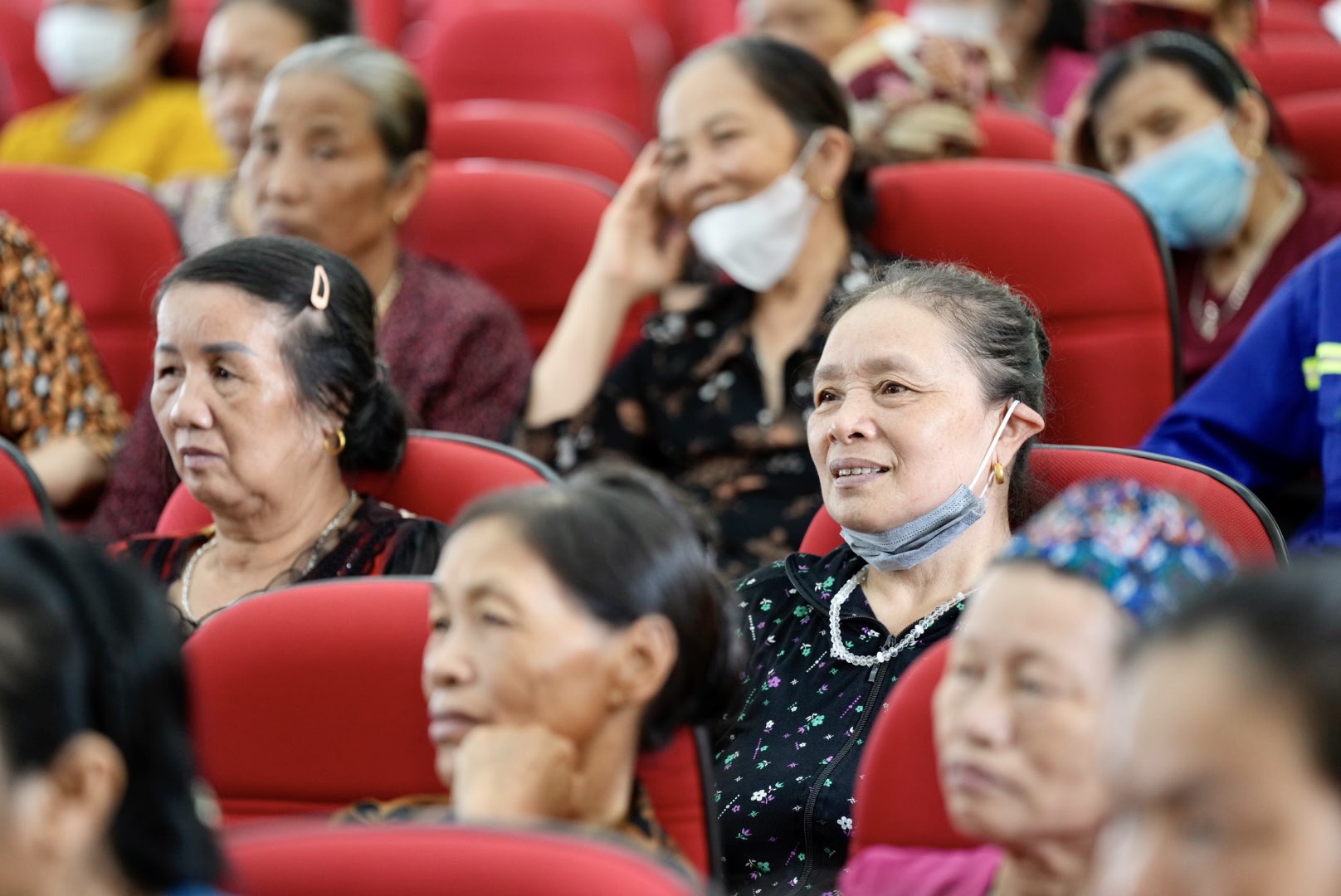 4 nh&oacute;m h&agrave;nh vi nguy hiểm của người d&acirc;n sống gần s&acirc;n bay - Ảnh 3.