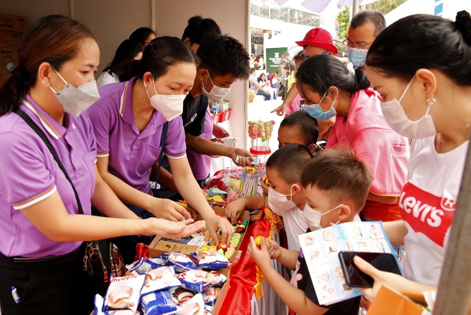 Ngày hội “Phú Mỹ Hưng Hướng về trẻ em”: Gần 20.000 phần quà đã sẵn sàng
