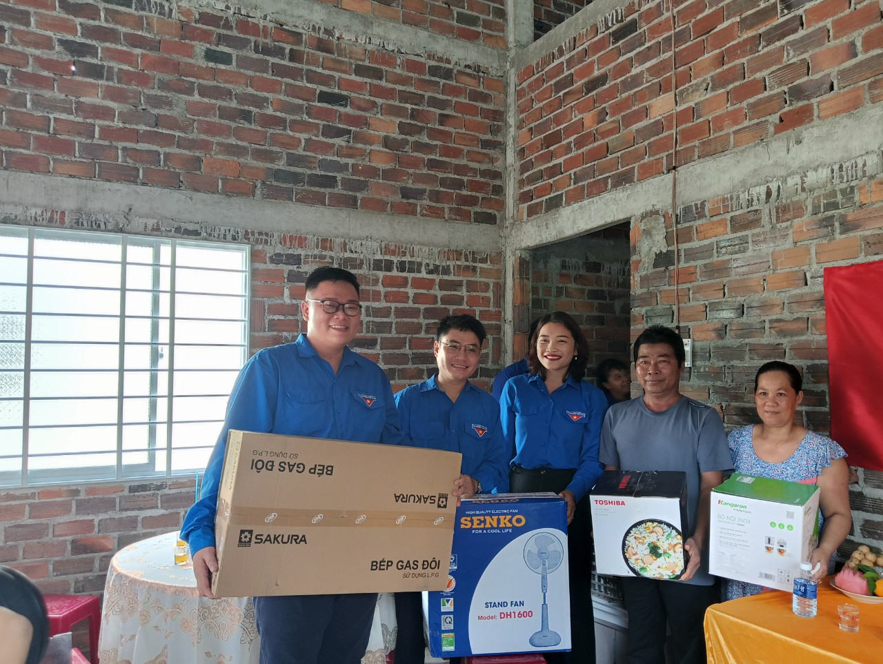 B&aacute;o Người Lao Động v&agrave; Saigontourist Group tham gia chiến dịch thanh ni&ecirc;n t&igrave;nh nguyện h&egrave; tỉnh T&acirc;y Ninh - Ảnh 14.