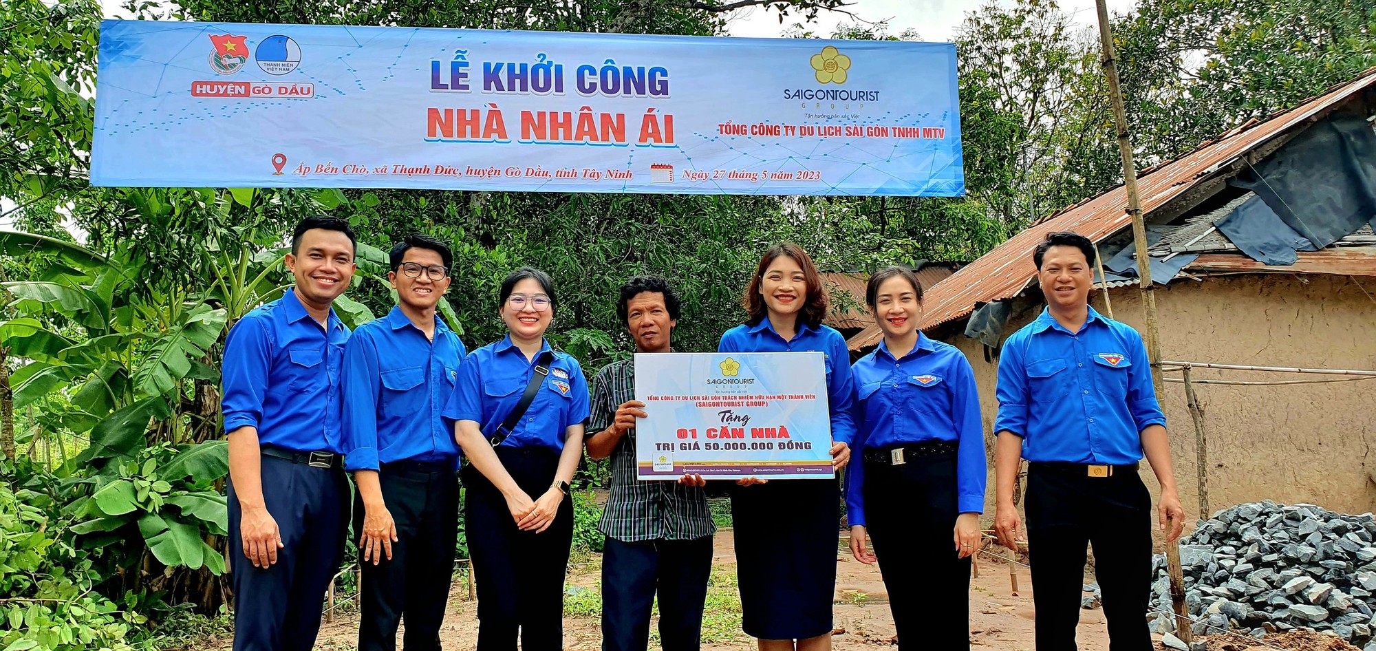B&aacute;o Người Lao Động v&agrave; Saigontourist Group tham gia chiến dịch thanh ni&ecirc;n t&igrave;nh nguyện h&egrave; tỉnh T&acirc;y Ninh - Ảnh 13.