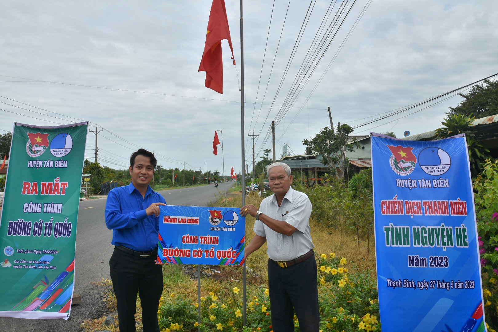 B&aacute;o Người Lao Động v&agrave; Saigontourist Group tham gia chiến dịch thanh ni&ecirc;n t&igrave;nh nguyện h&egrave; tỉnh T&acirc;y Ninh - Ảnh 10.